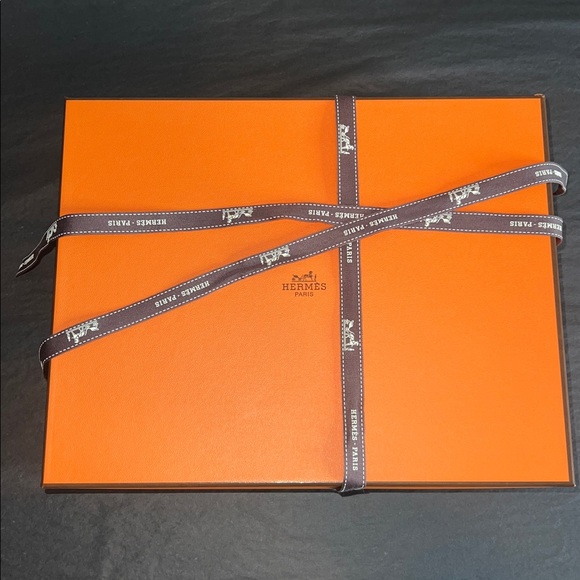 💄 Hermes box W/Ribbon - Picture 1 of 3